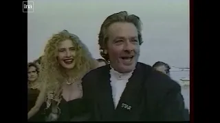 Festival de Cannes 1990 : Alain Delon fait une arrivée de star... et fait attendre Jean-Luc Godard