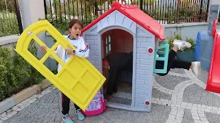 Masal'ın Anahtarı Kayboldu Kapıda Kaldı Pretend Pretend Play House - Funny Kids Video