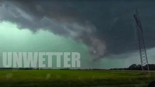 Starkes UNWETTER in Deutschland, tolle Sturmjagd eines GEWITTER mit spektakulärem Sonnenuntergang