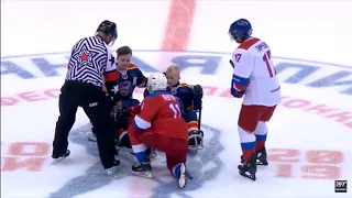 Путин и ребята из тульской детской команды по следж-хоккею