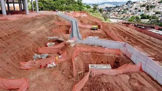 Arena Mrv 2/ Segue à montagem das estruturas/ terra armada/ Esplanada/ 28/11/2021