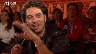 Waylon en Timor spelen zaal plat met Jackson Tribu - RTL LATE NIGHT