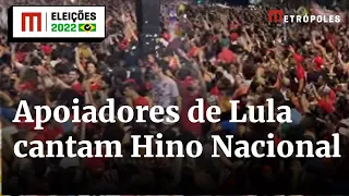 Apoiadores do presidente eleito, Lula (PT), cantaram o Hino Nacional na Avenida Paulista