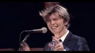 David Bowie (Live At Berlin 2002 completo)