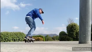 Surfskate ejercicio de bombeo y giros en cuadrado.