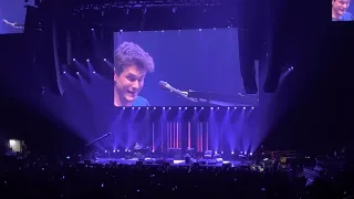 John Mayer - Chord progression medley “As It Was, Take On Me, New Light, You’re Gonna Live Forever”