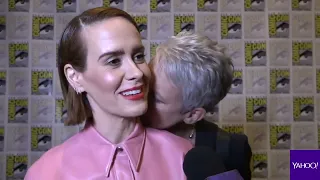 Sarah Paulson & Jamie Lee Curtis  gaypanic