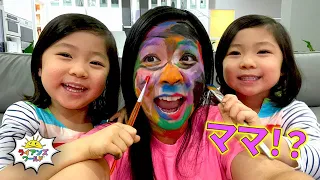 Emma and Kate Paint Mommy's Face😂🎨