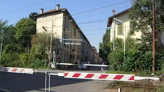 Passaggio a livello Acqui Terme # railroad crossing # spoorwegovergang # bahnübergang # 踏み切り