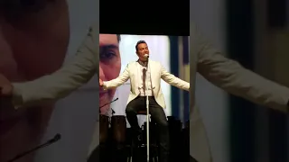 Victor Manuelle "Algo Le Pasa A Mí Héroe (Canción A Mí Papá)