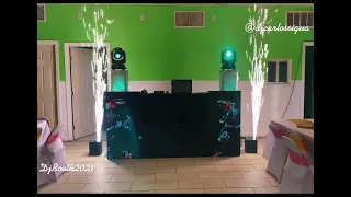 Dj booth con pantallas LED