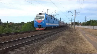 ЭП1П-051 с поездом №273 Северобайкальск — Адлер.