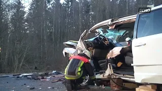 Tödlicher Unfall: Autos frontal zusammengestoßen