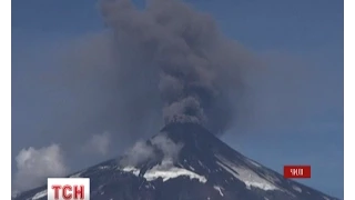 Вулкан Вільярріка у Чилі знову проявив активність