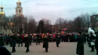 Концерт военного оркестра в Славянске на площади, видео 11.03.2016