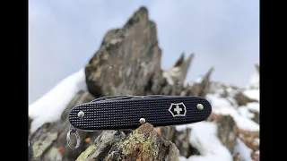 Швейцарский нож Victorinox Alox Pioneer Black