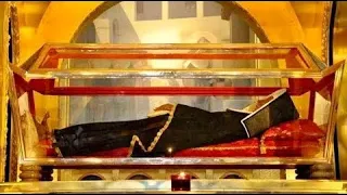 El cuerpo incorrupto de Santa Rita de Casia y su Santuario en Casia, Italia.