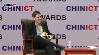 Eduardo Saverin falando português