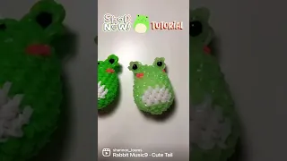 Mini rainbow loom frogs 🐸  (full tutorial on my channel) (get one at cutecreationsbyS on Etsy)