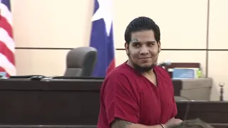 Man accused of shooting 3 SAPD officers last year makes court appearance