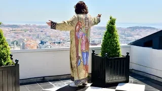 Россияне пришли в бешенство от вида роскошного наряда Киркорова с изображениями святых