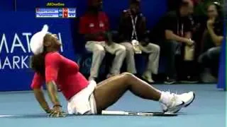 Serena Williams LAUGHING at Venus Williams after a humiliating error! Funny