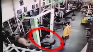 Woman Crushed By 400 POUNDS In Smith Machine