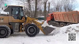 С последствиями сильного снегопада борются в Лобне