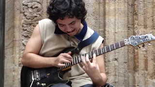 Michael Jackson - Beat It - Van Halen - Amazing guitar performance in Buenos Aires streets - Cover