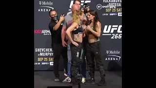 Valentina Shevchenko vs Lauren Murphy Ceremonial Face Off