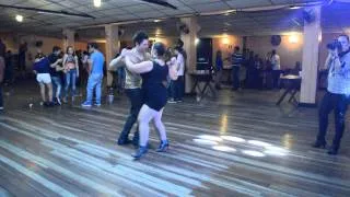Joel e Lika dançando maxixe no panela velha