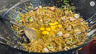 AMAZING Noodles Dish You Must Eat in Medan - Indonesian Street Food