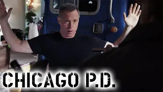 Voight Goes Unarmed in Hostage Taking | Chicago P.D.