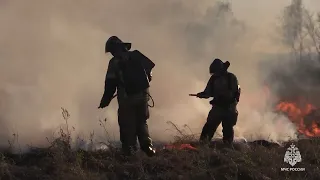 Вновь сотрудники МЧС России реагировали на возгорание сухой травы вблизи с. Голубичное