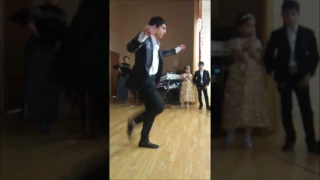 Gypsies dance. Цыганский конкурс-2.Пляшут цыганские парни.