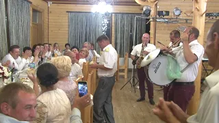 Привітання молодят на весіллі від мукантів брати Вороняки