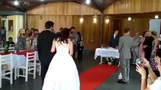 CAIU NO GEMIDÃO EM PLENO CASAMENTO