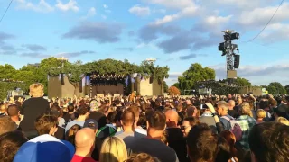 60,000 people singing Bohemian Rhapsody at Green Day BST Hyde Park