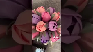 Шляпная коробка тюльпанов из изолона