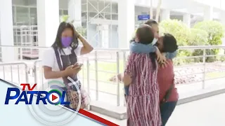 Mga pinoy na nagbalik-bansa sabik na sinalubong ng kanilang pamilya | TV Patrol