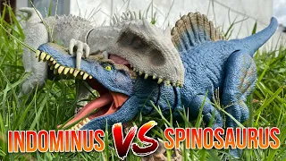 Indominus Rex vs Spinosaurus vs Velociraptors / Stop Motion Toy Movie Battle