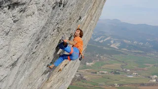 Chris Sharma climbing I Aralleida