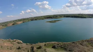 17.06.2021 Бывший карьер - превратившийся в озеро г. Михайлов (Рязанская область) с голубой водой.