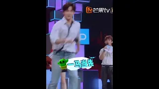 YangYang and Zhang Zhe han at Happy Camp #yangyang #zhangzhehan