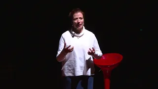 A morte como a (des)conexão humana | Ana Claudia Quintana Arantes | TEDxUFCSPA