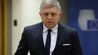 Robert Fico megjelent a nyilvánosság előtt, most először a májusi merénylet óta