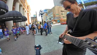 Street guitarist improvises 27 minute solo to Pink Floyd's 'Poles apart' 8/15/19