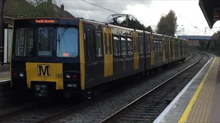 Metrocars 4043/4015 at Shiremoor (April 28 2021)