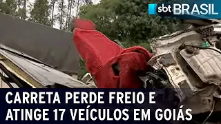 Acidente com 18 veículos deixa 4 mortos, em Goiás | SBT Brasil (25/09/23)