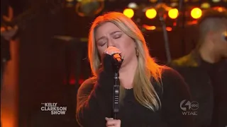 "You Are A Tourist" By Death Cab For Cutie Live Performance by Kelly Clarkson August 28, 2023 HD